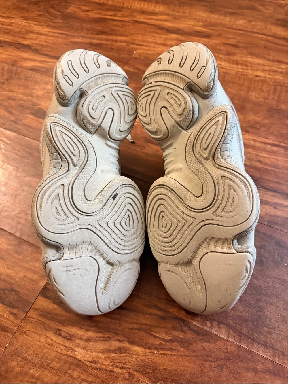 Size 10.5 - adidas Yeezy 500 Taupe Light Men’s Gray - Picture 8 of 9